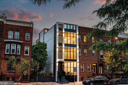 1832 Broad St, Philadelphia, PA 19145-3302