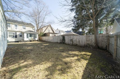 2035 Un Ave, Grand Rapids MI 49507-3218 exterior