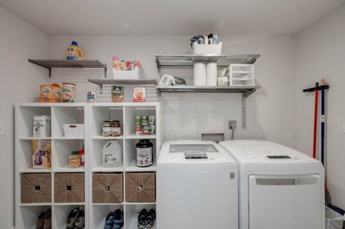 5405 Fairmont Cir, Austin TX 78745-2757 exterior