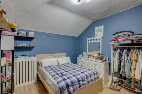 2106 34, Milwaukee WI 53215-2301 exterior