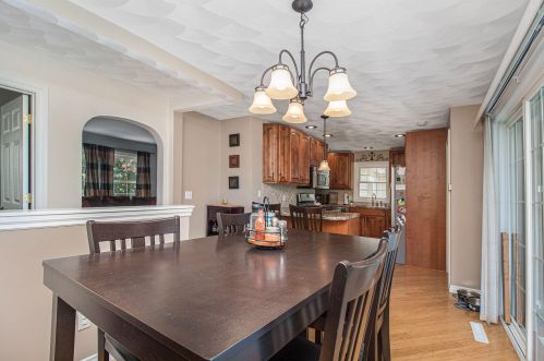 8551 Riverview Dr, Kalamazoo MI 49004-8612 exterior