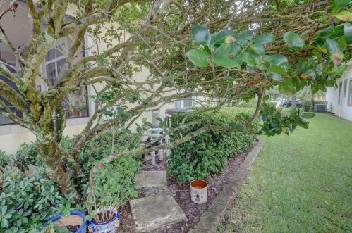 9800 Nuova Way, Fort Pierce FL 34986-2825 exterior