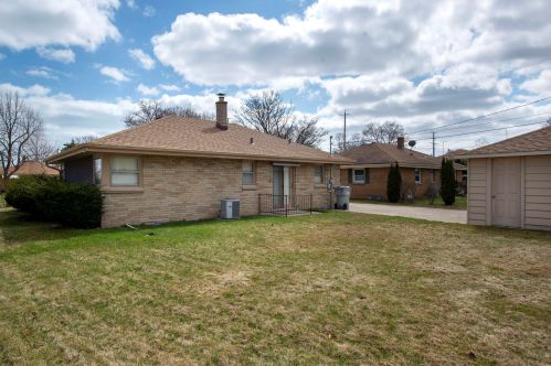 4349 16 St, Milwaukee WI 53209-6924 exterior