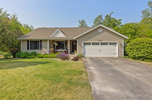 13855 Rolling Creek Dr, Lowell, MI 49331-9309