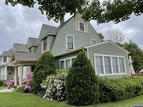 332 Terrace Ave, Hasbrouck Heights NJ  07604-2030 exterior