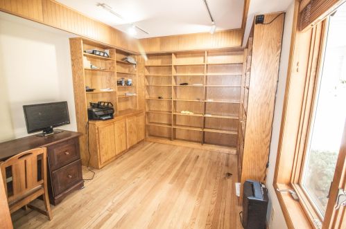 2424 Parnell Ave, Milwaukee WI 53221-4253 exterior