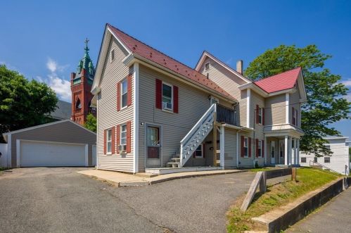 48 Pleasant St, Ware MA 01082-1217 exterior