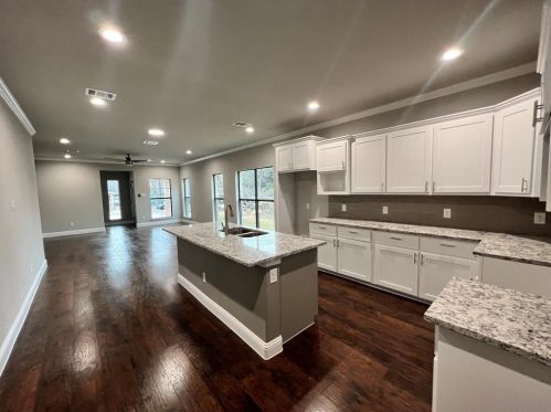 4221 Cardinal Dr, Dallas TX 75216-5819 exterior