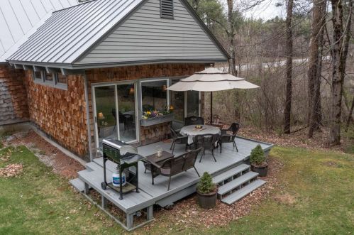 212 Hopkinton Rd, Concord NH 03301-7911 exterior