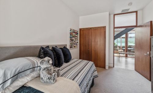 2 De Silva Is Dr, Mill Valley CA 94941-3004 exterior