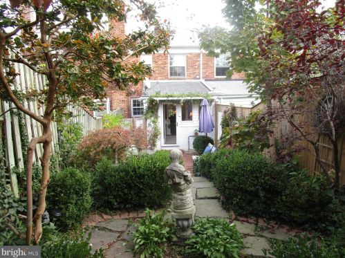 925 Columbus St, Alexandria VA 22314-1611 exterior