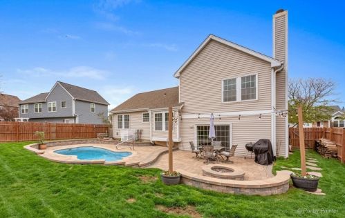 1539 Stockton Ln, Bull Valley IL 60014-2022 exterior