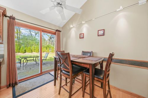 9006 Vine Ave, Bull Valley IL 60097-8243 exterior