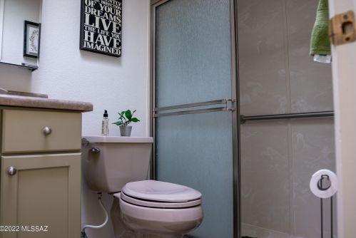 8738 Little Oak Ln, Tucson AZ 85704-0940 exterior