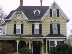 327 Franklin St, Newton, MA 02458-2346