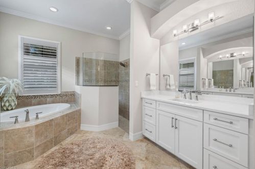 10070 Biscayne Bay Ln, Naples FL 34120-3754 exterior