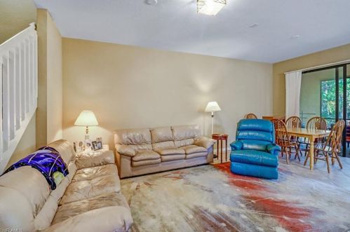 7654 Bristol Cir, Naples, FL 34120-0697