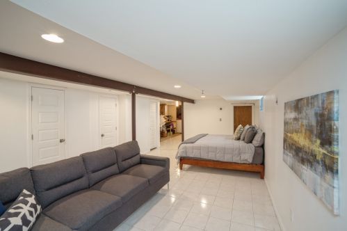 10931 Buffalo Ave, Chicago IL 60617-6516 exterior