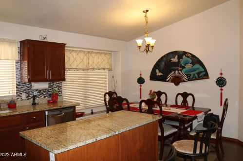 513 Aire Libre Ave, Phoenix AZ 85053-2835 exterior