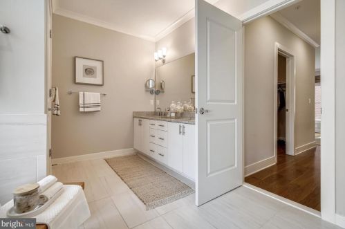 1125 Royal St, Alexandria VA 22314-4310 exterior