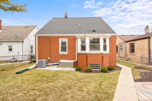 1817 53, Milwaukee WI 53208-1759 exterior