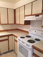 1937 Harney St, Portland OR  97202-7318 exterior