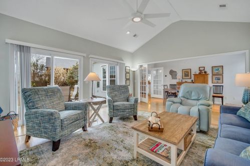 71 Spg Beauty Dr, Bluffton SC 29909-7149 exterior