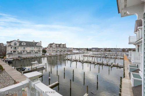 357 Captains Walk, Lacey NJ 08731-4353 exterior