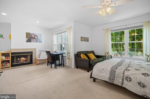 7 Brookline Ct, Princeton NJ 08540-1741 exterior