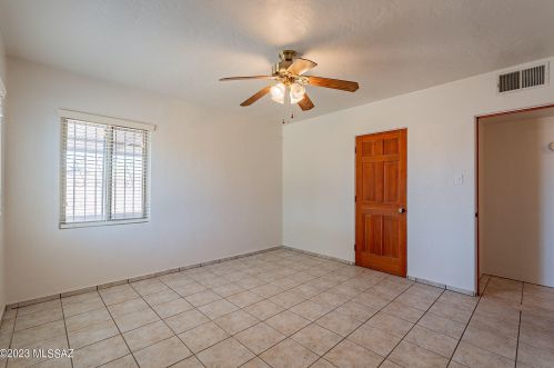 2419 23 St, Tucson AZ 85711-4916 exterior