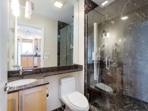 1151 Damen Ave, Chicago IL 60622-3649 exterior