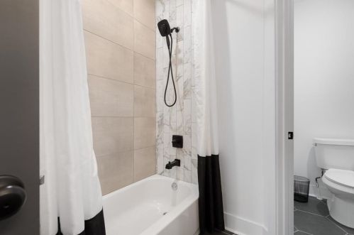 255 Mathewson Pl, Atlanta GA 30314-2630 exterior