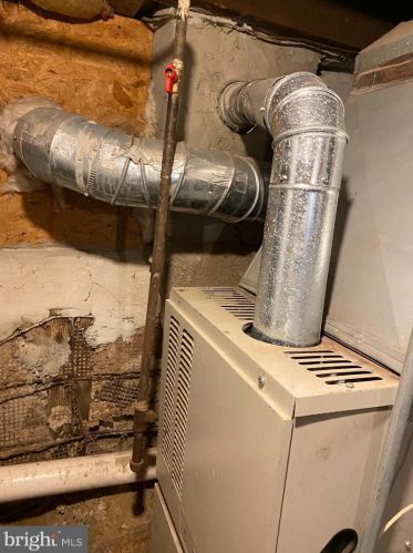 60 Fountain Ave, Trenton NJ 08618-3826 exterior