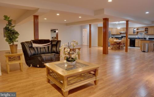 15529 Holly Grove Rd, Silver Spring MD 20905-3815 exterior