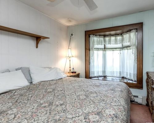 1638 Louis Kossuth Ave, Bohemia NY 11716-1514 exterior