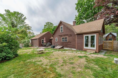 21 Redington Rd, Concord NH  03301-2439 exterior