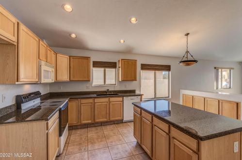 8483 Cantora Way, Tucson AZ 85743-5005 exterior