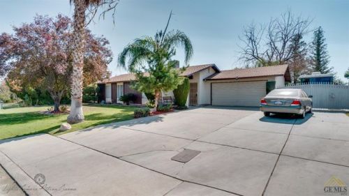 10905 Lonon Ave, Bakersfield, CA 93312-3109