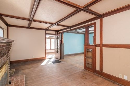 152 Lk Dr, Springfield MA 01151-1843 exterior