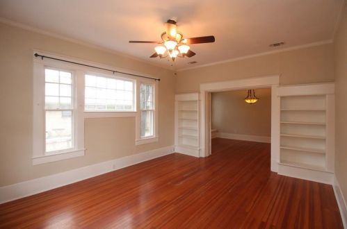 1909 David St, Austin TX  78705-5311 exterior