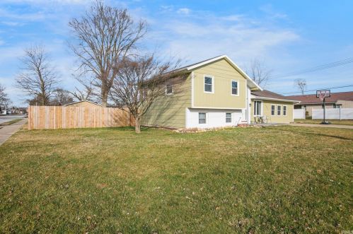 1901 Division St, Mishawaka IN 46545-6201 exterior