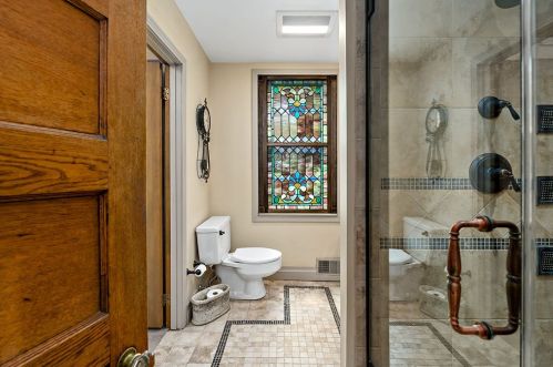 654 Bower Hill Rd, Pittsburgh PA 15243-2040 exterior