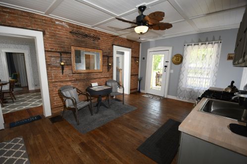 514 Kalamazoo St, Paw Paw MI 49079-1130 exterior