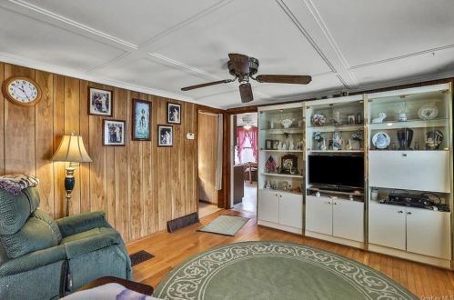 49 Delafield St, Poughkeepsie NY 12601-1708 exterior