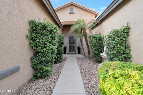 2064 Taurus Pl, Chandler, AZ 85249-3895