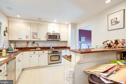 1503 Cool Spg Dr, Alexandria VA 22308-1619 exterior