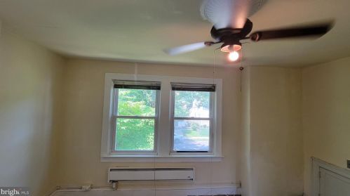 316 Maple Ave, Trenton NJ 08618-3402 exterior