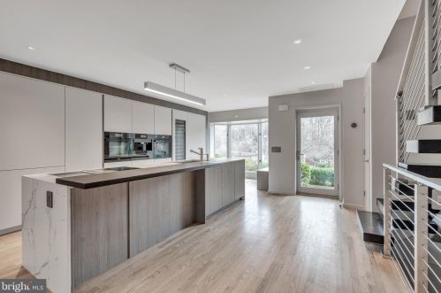 4032 Chancery Ct, Washington DC  20007-2144 exterior