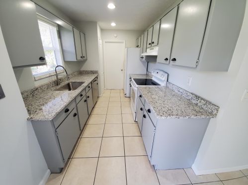 348 Placid Ave, Fort Pierce FL 34983-1130 exterior