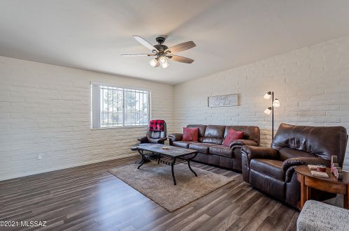 6725 Hawk Dr, Tucson AZ  85730-3247 exterior